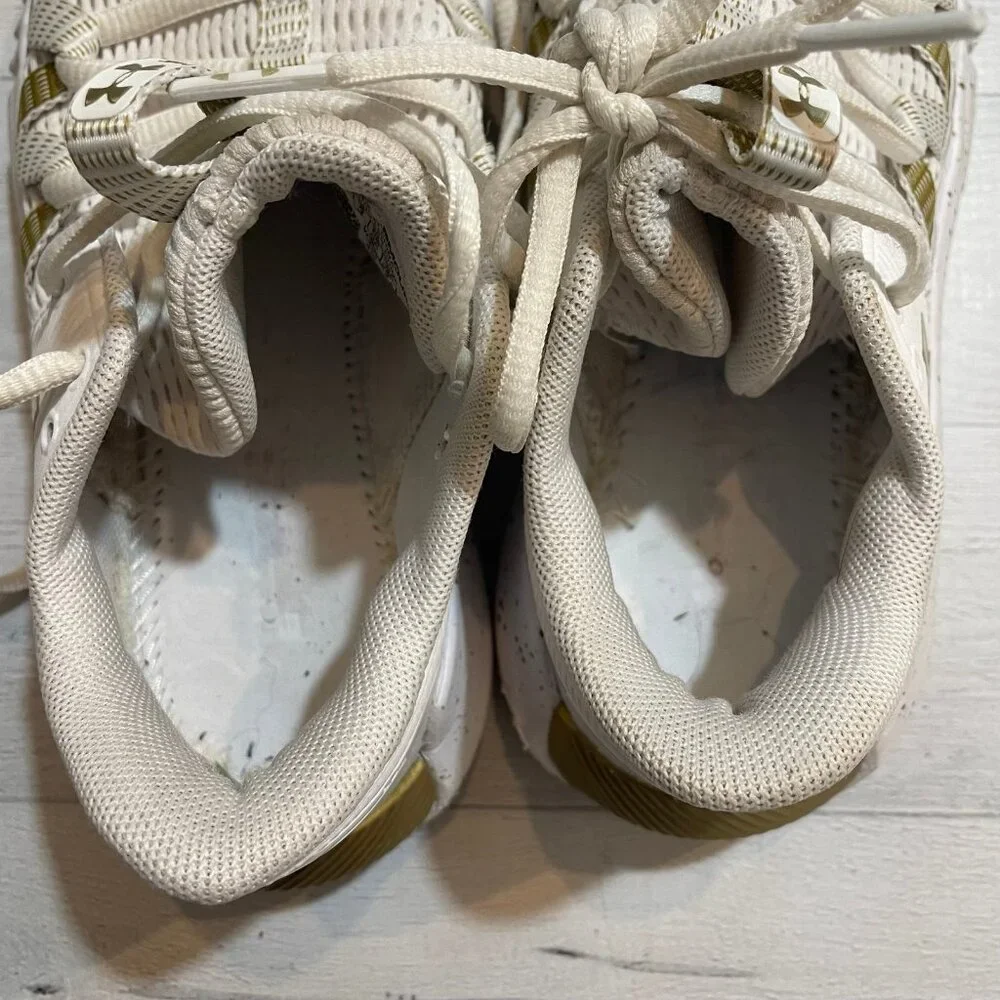 Women’s Under Armour Block City 2.0 Volleyball Shoes White & Gold 5.5‎